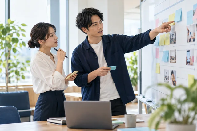 プロダクトマネージャー(PdM)の学習内容を表した日本人の仕事・日常の場面