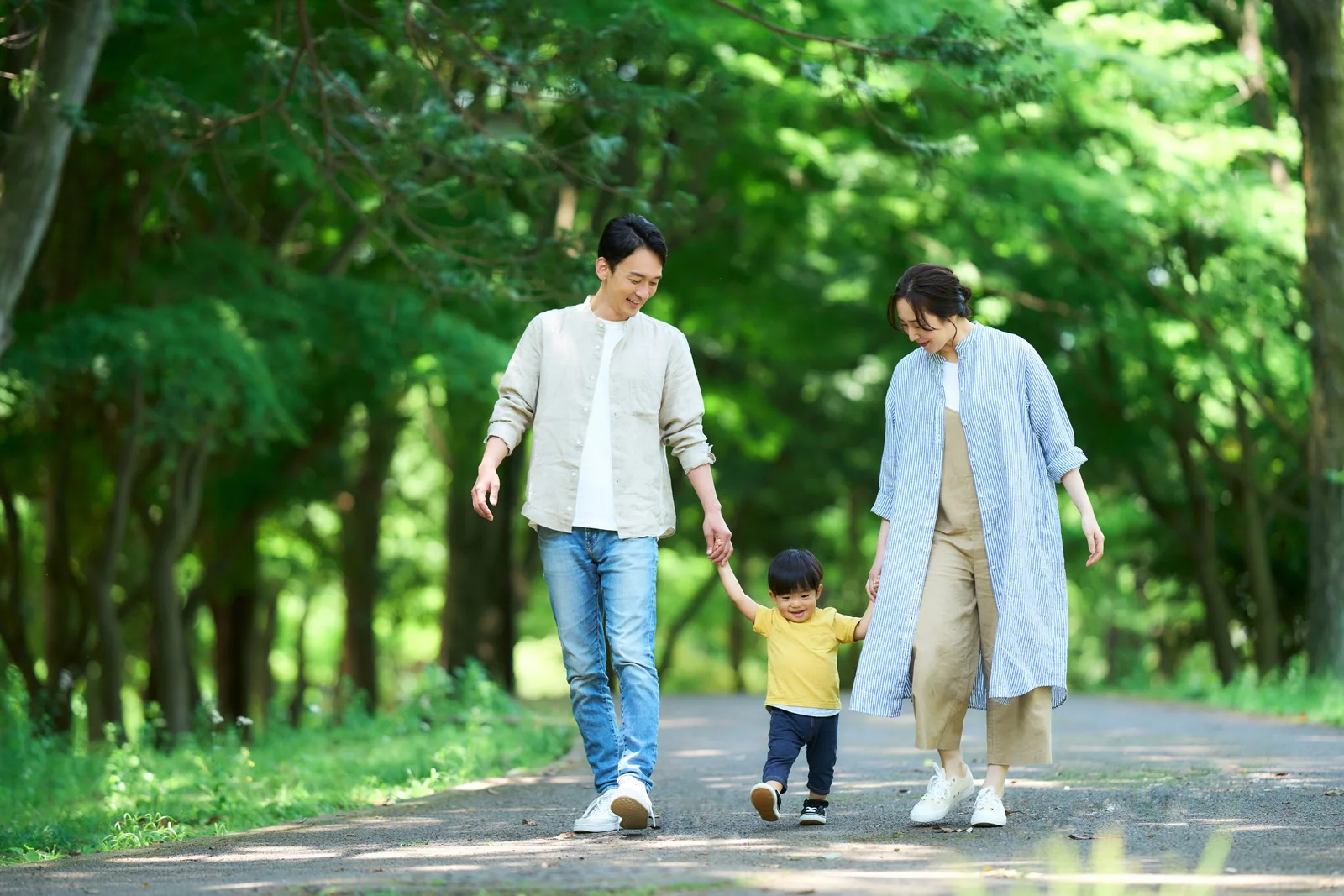 女性活躍・男性育児休暇促進