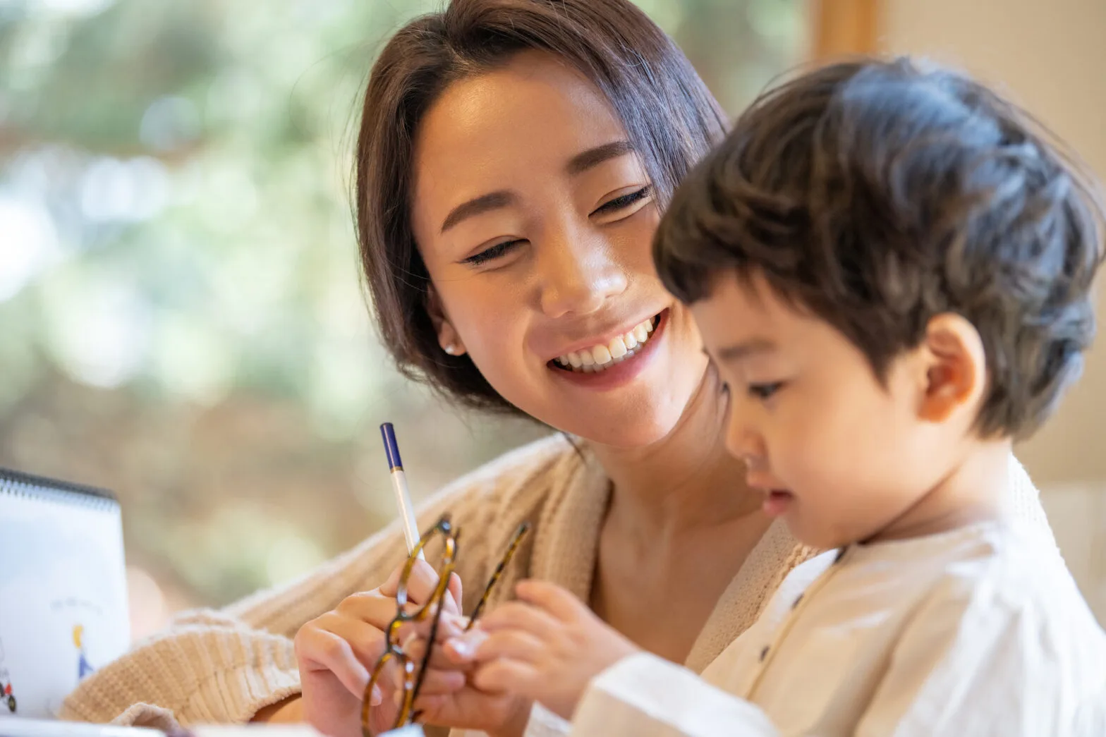 子供を持つ女性の幸福度が低い理由